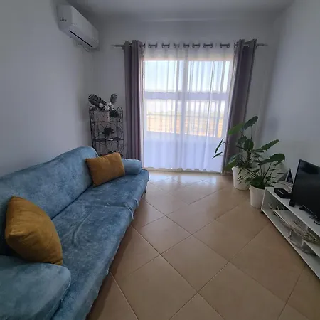 Nazari With Veranda 4 Guests Apartment